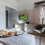 Aparthotel Octavia 4*
