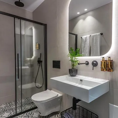Aparthotel Octavia 4*